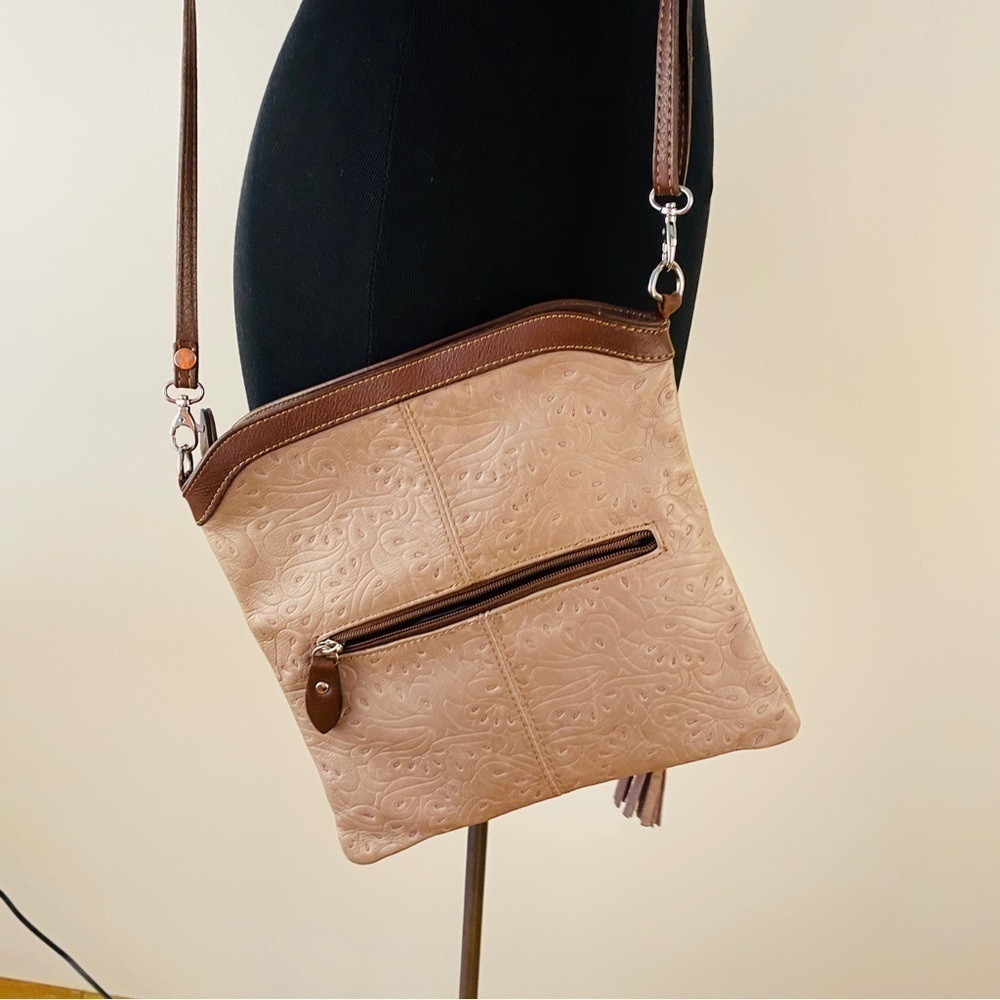 LEATHER Crossbody bag adjustable multi use zippered pockets adjustable strap - Picture 7 of 16